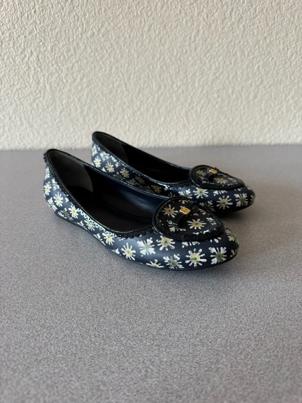Tory Burch Navy Floral Print Flats - Size 7.5M